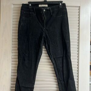 Gap easy leggings. Black 32 regular. Excellent condition.